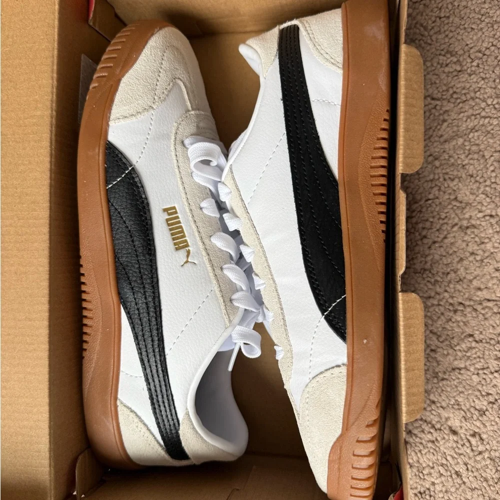 Brand New Puma Women’s Club 5v5 Suede White and Black Sneakers - Picture 5 of 10